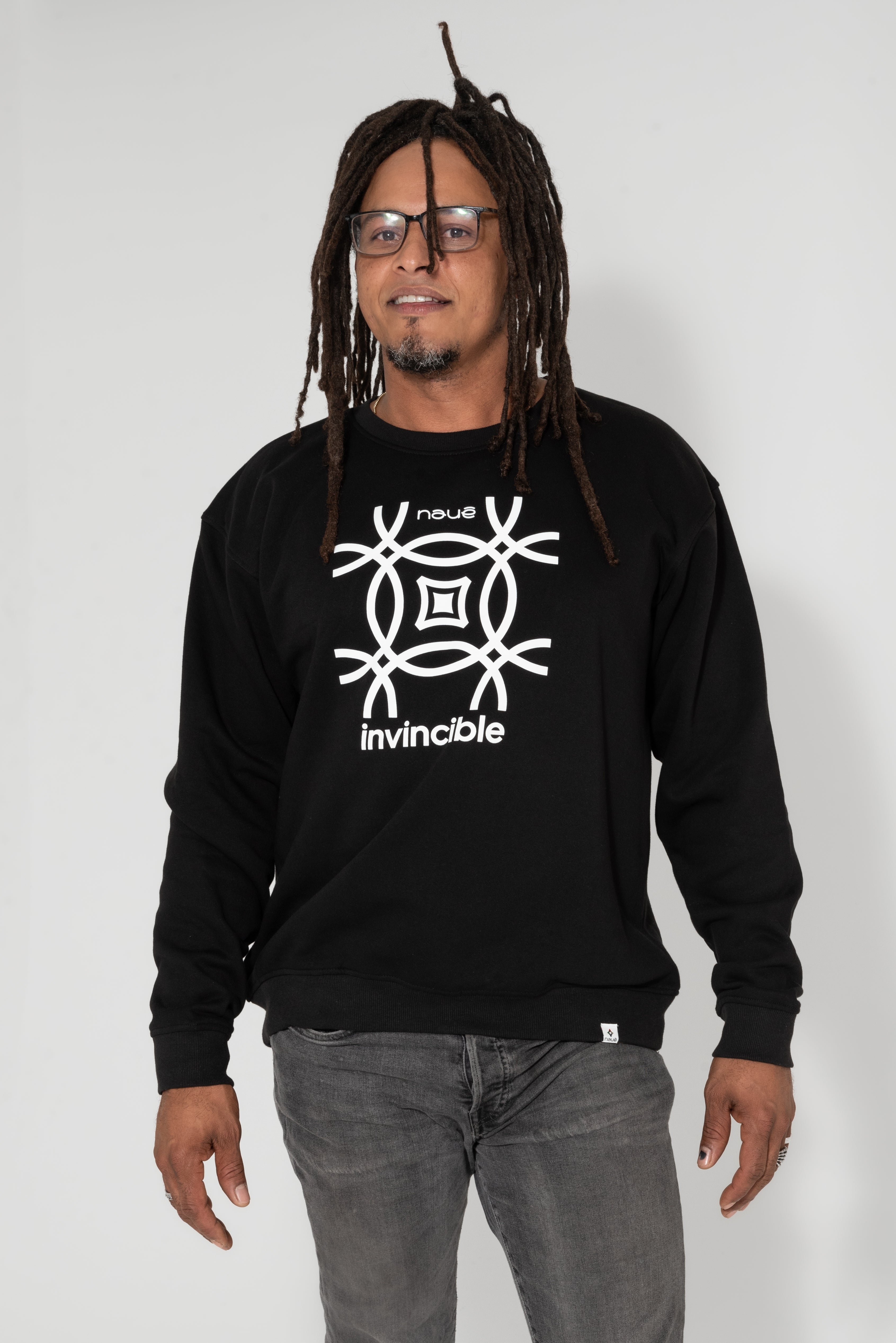 BLACK “INVINCIBLE” CREWNECK